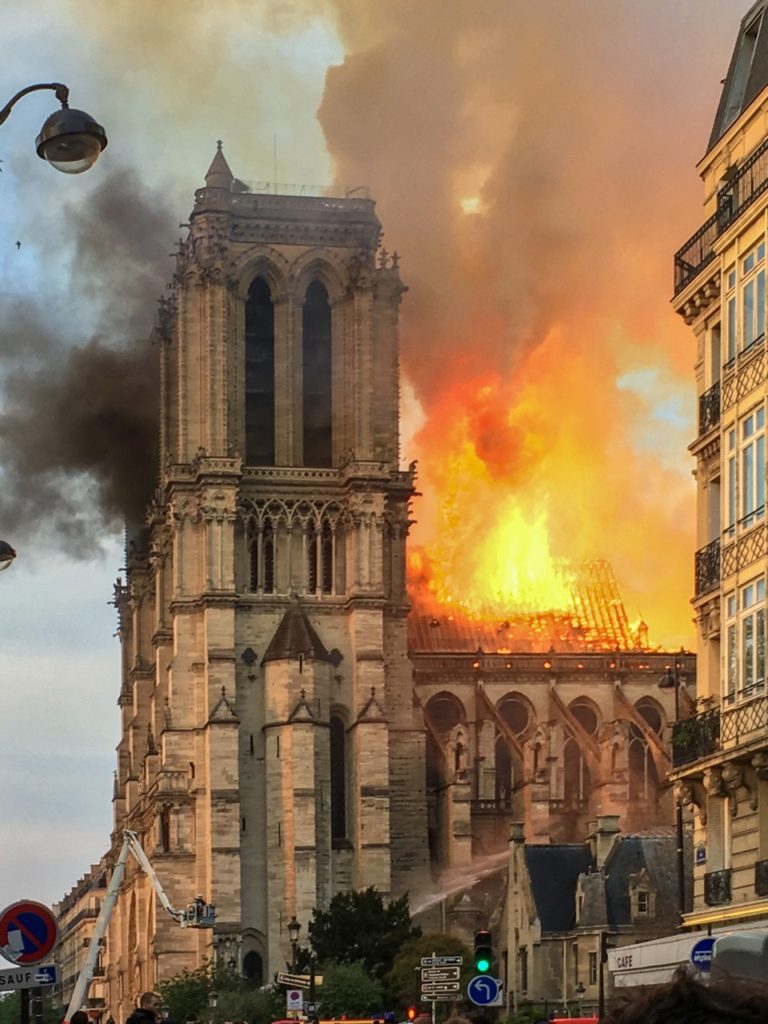 Incendie de Notre-Dame de Paris / ノートルダム大聖堂の火災 | ベルリンスタイル